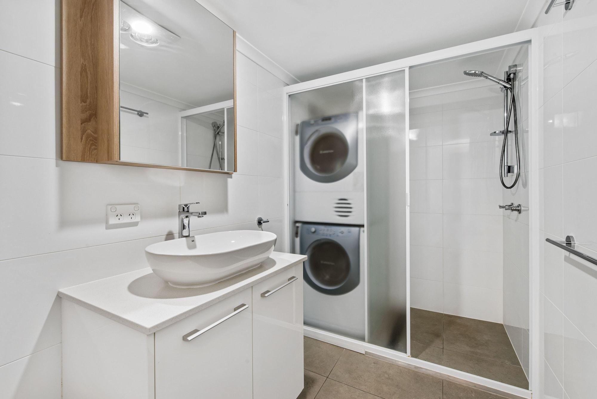Mylos Holiday Apartments Alexandra Headland Exterior photo