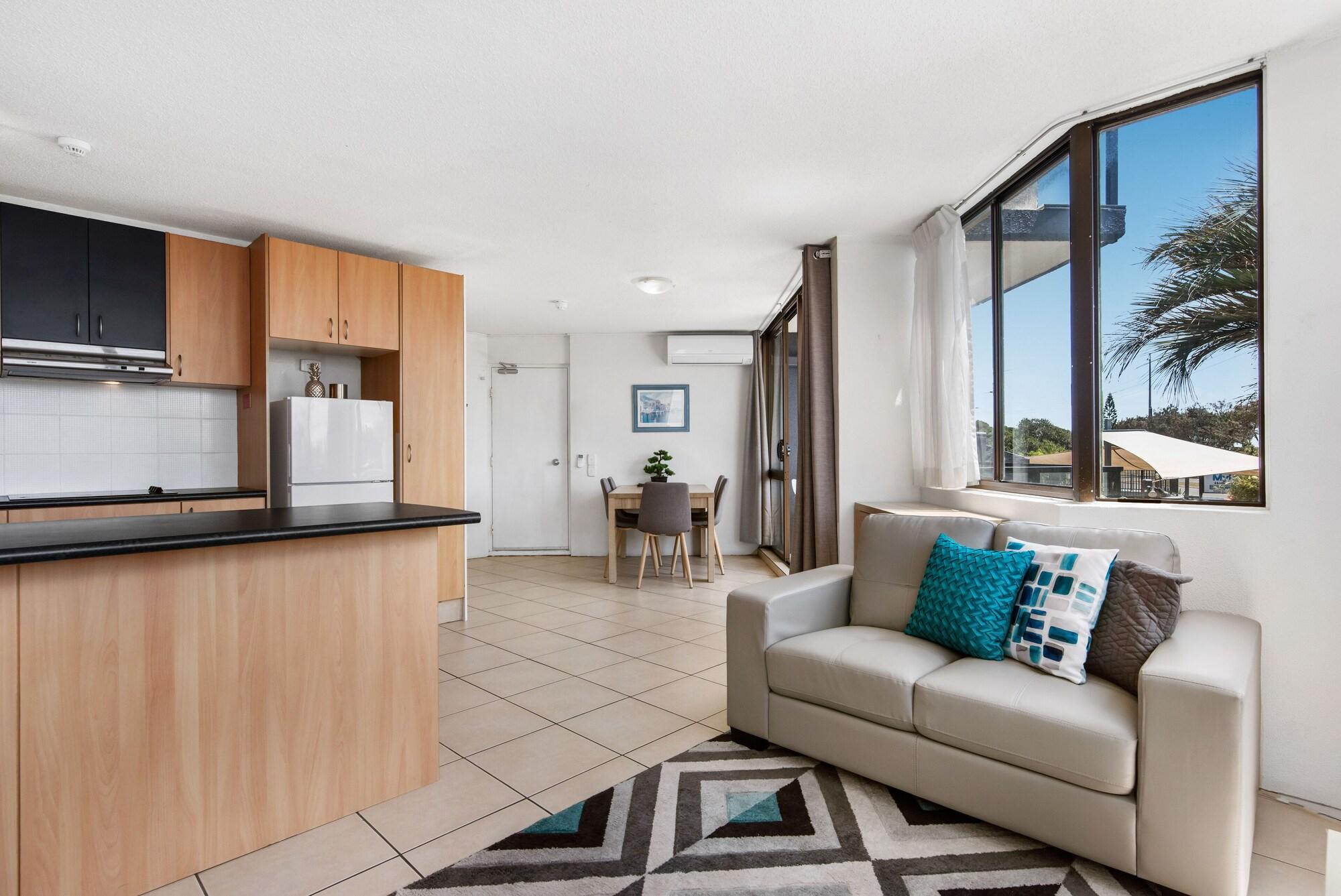 Mylos Holiday Apartments Alexandra Headland Exterior photo