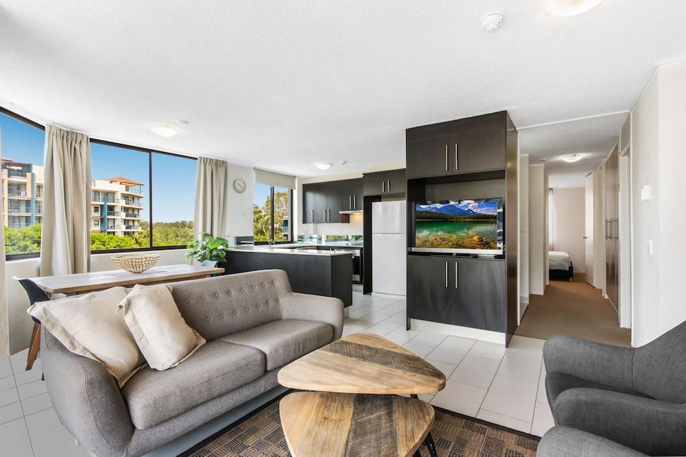Mylos Holiday Apartments Alexandra Headland Exterior photo