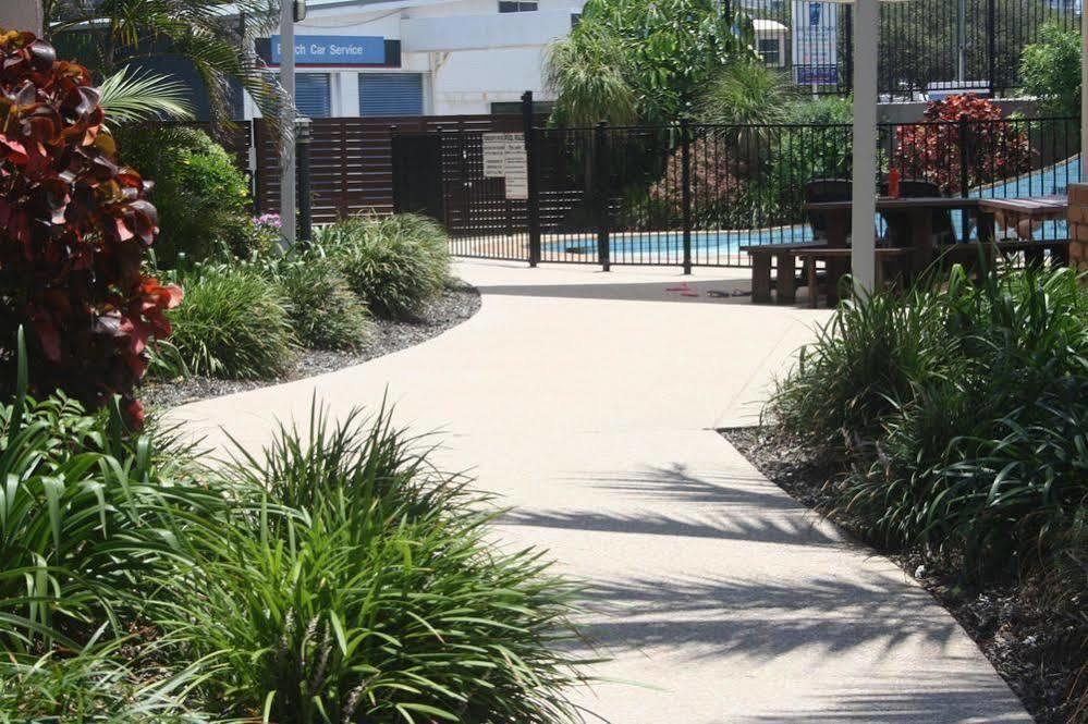 Mylos Holiday Apartments Alexandra Headland Exterior photo