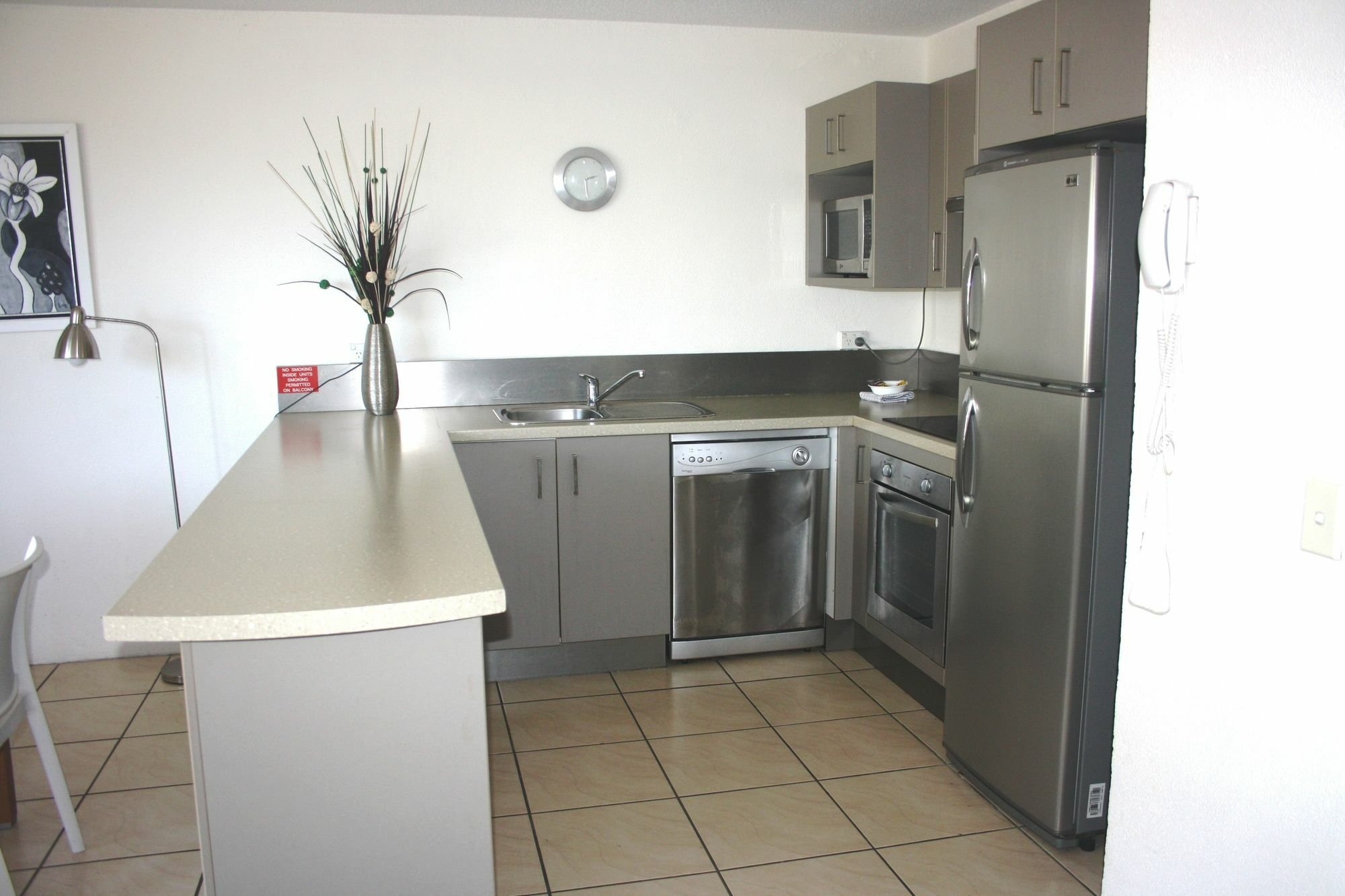 Mylos Holiday Apartments Alexandra Headland Exterior photo