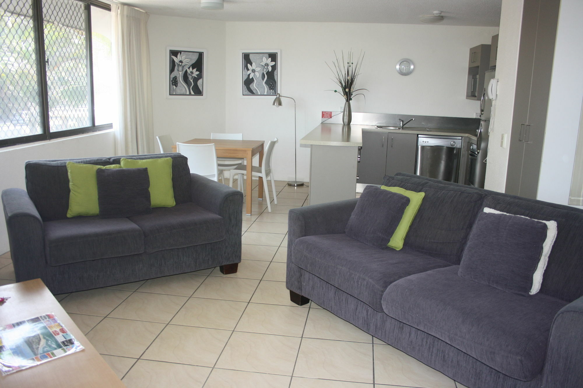 Mylos Holiday Apartments Alexandra Headland Exterior photo