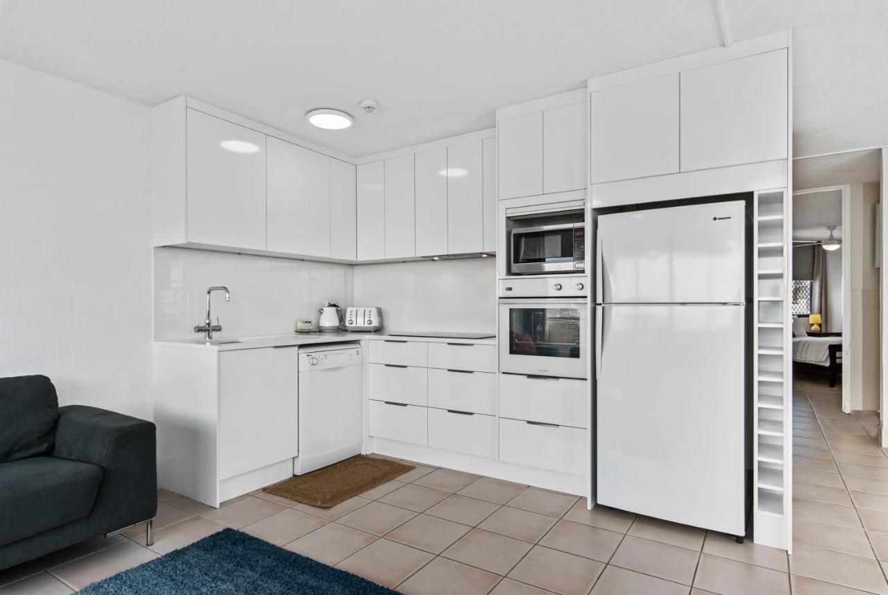 Mylos Holiday Apartments Alexandra Headland Exterior photo